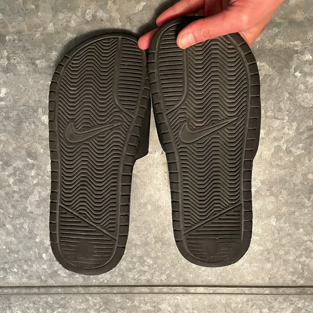 Stussy Nike Benassi Slide Sandal Mens 4 Black White DC5239-001 Streetwear 90s